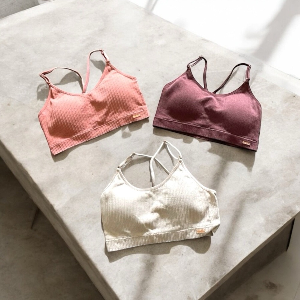 DANSKIN NEW NWOT LOT OF 3
BRAS SIZE LARGE